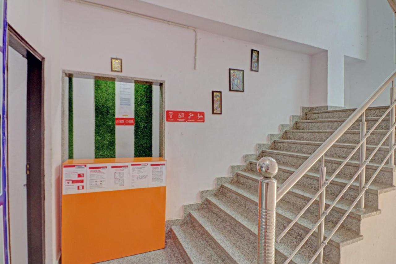 Oyo 81168 Collection O Dwarka Mor Nueva Delhi Exterior foto