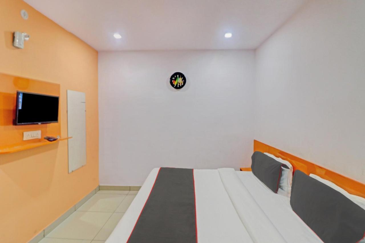 Oyo 81168 Collection O Dwarka Mor Nueva Delhi Exterior foto