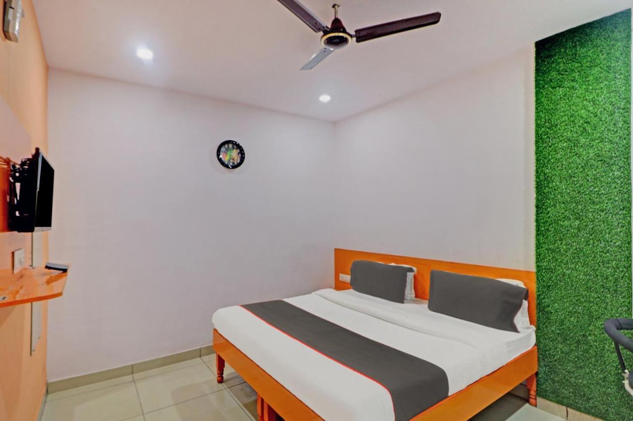Oyo 81168 Collection O Dwarka Mor Nueva Delhi Exterior foto
