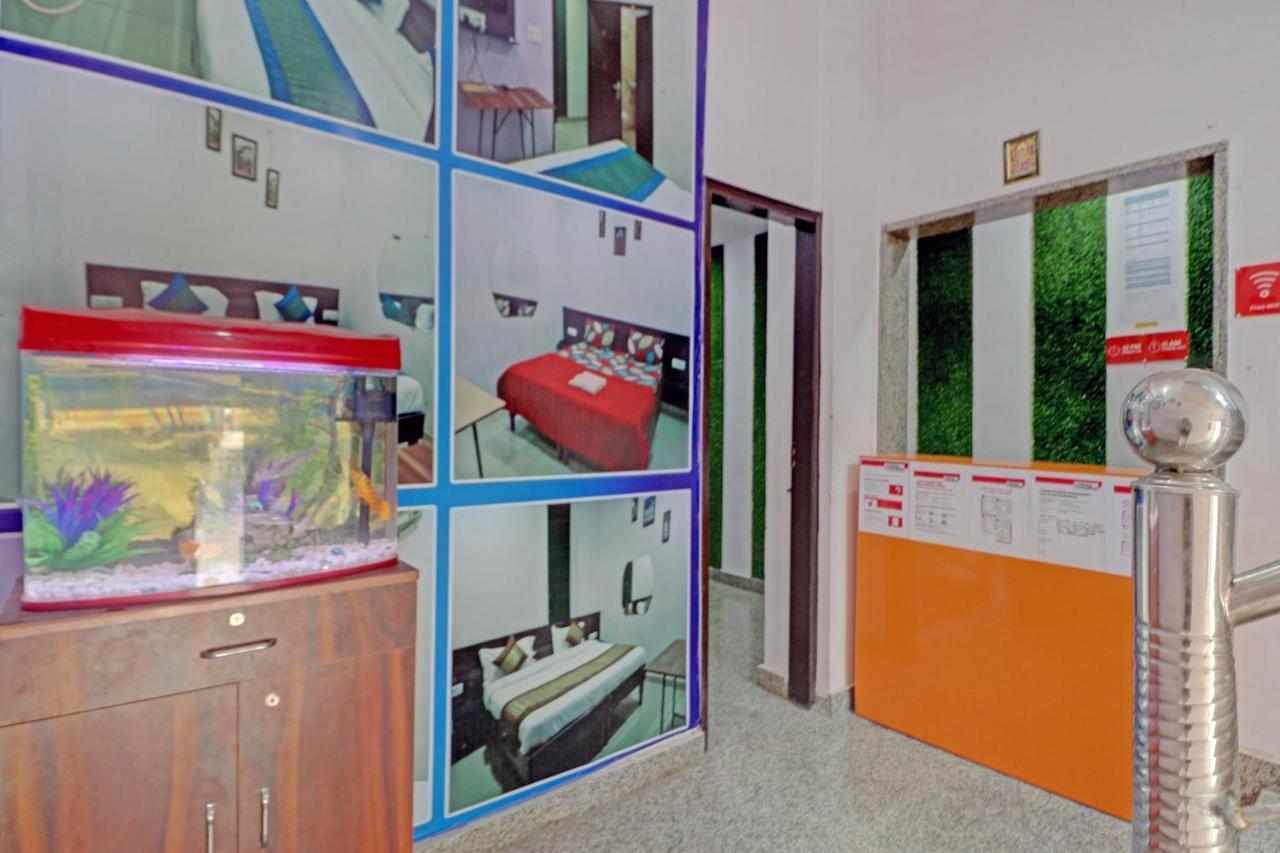 Oyo 81168 Collection O Dwarka Mor Nueva Delhi Exterior foto