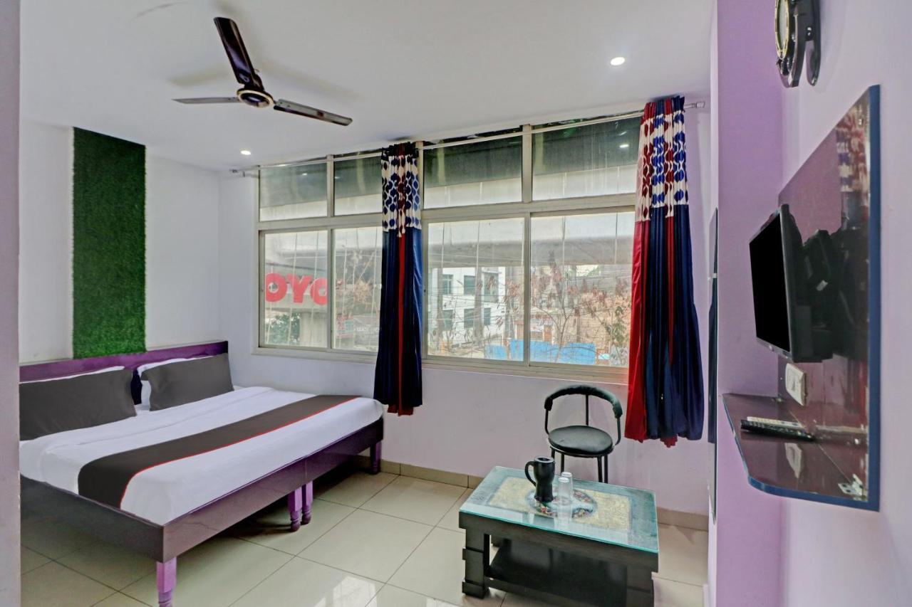 Oyo 81168 Collection O Dwarka Mor Nueva Delhi Exterior foto