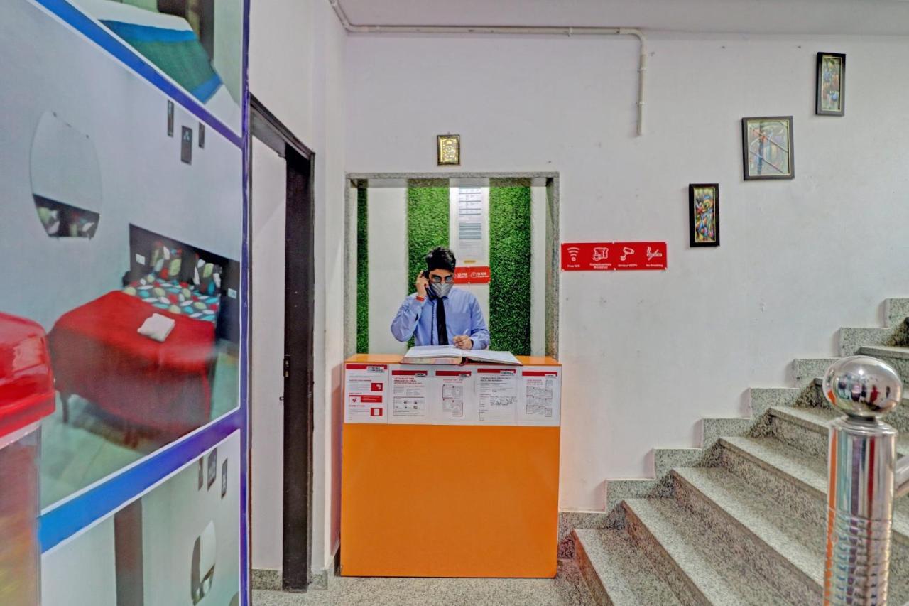 Oyo 81168 Collection O Dwarka Mor Nueva Delhi Exterior foto